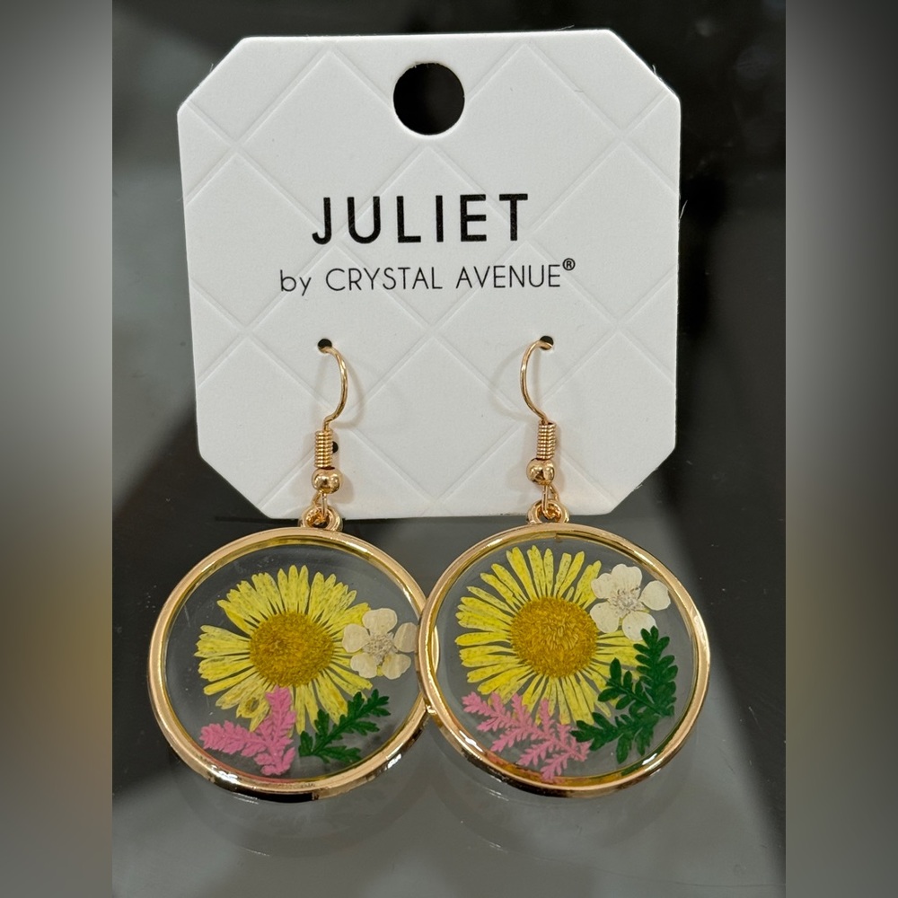 Juliet by Crystal Avenue Floral Earrings real dried flowers nwt